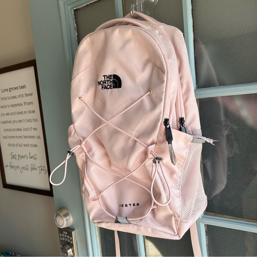 The North Face Women's Jester Backpack Padded Laptop Travel Bag Pink Salt /Black - Picture 4 of 16